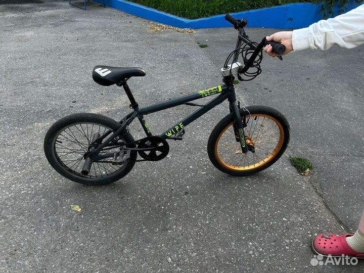 Экстремальный велосипед Btwin Wipe 300 (2017)