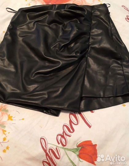 Кожаные шорты zara