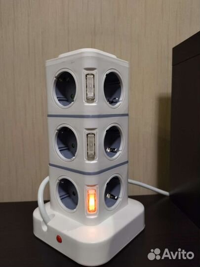 Удлинитель. 12 розеток и 4 USB. С защитой