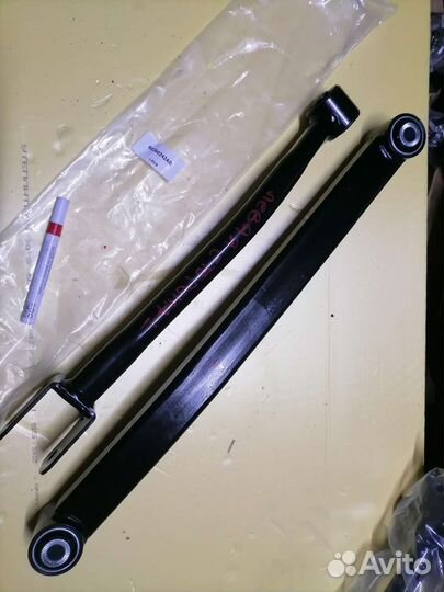 Рычаг перед левый комплект Jeep Wrangler JL