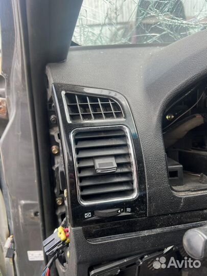 Дефлектор торпеды салона Geely Emgrand Ec7