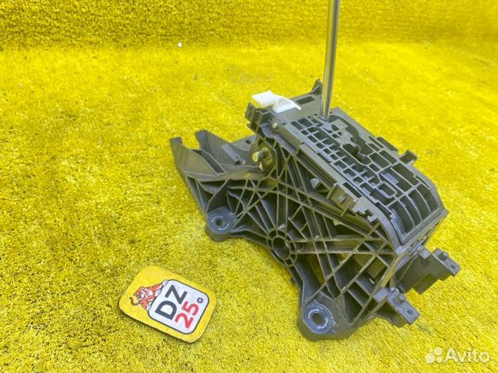 Селектор АКПП передний Toyota Highlander 145434