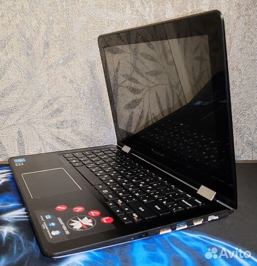 Ноутбук Lenovo yoga 300