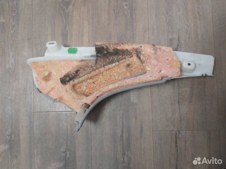 Накладка стойки задняя правая Mercedes S 500