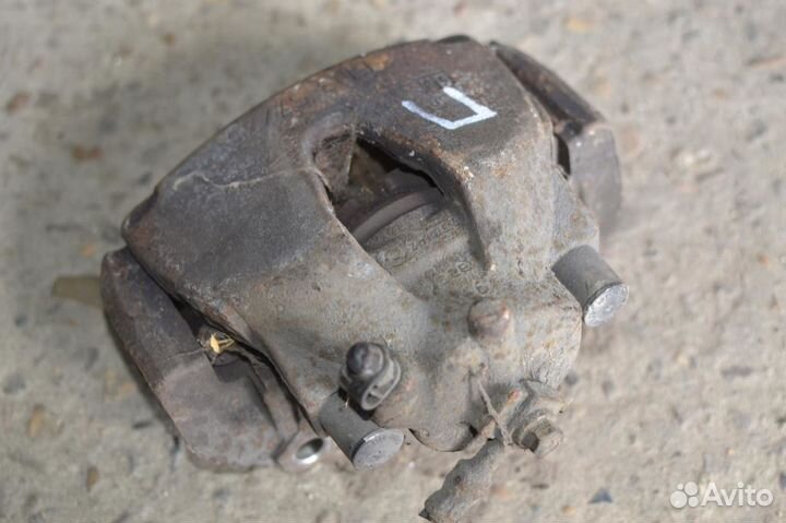 Суппорт передний правый opel Astra H 2005-нв 93176