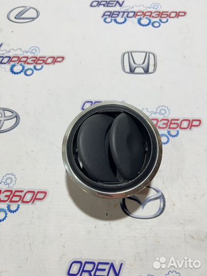 Дефлектор воздушный передний правый Nissan Almera