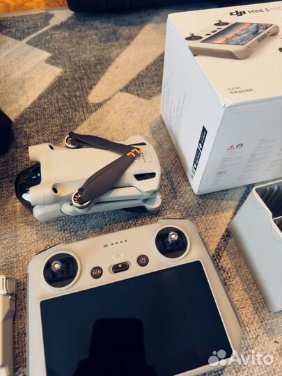 Квадрокоптер DJI Mini 3 Pro Combo Plus