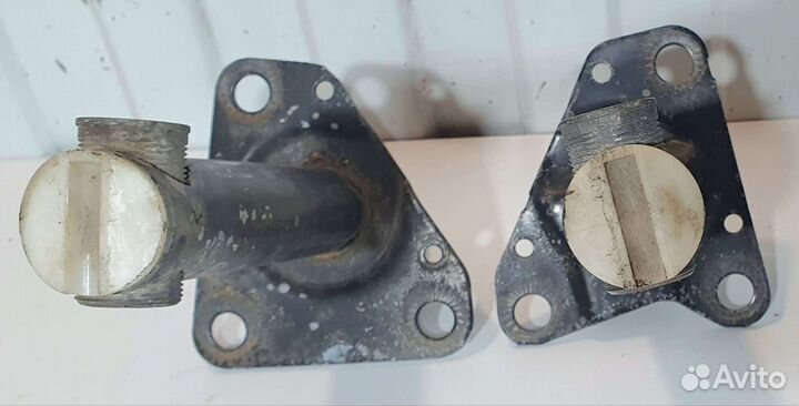 Кронштейн переднего бампера левый Audi A4 B5