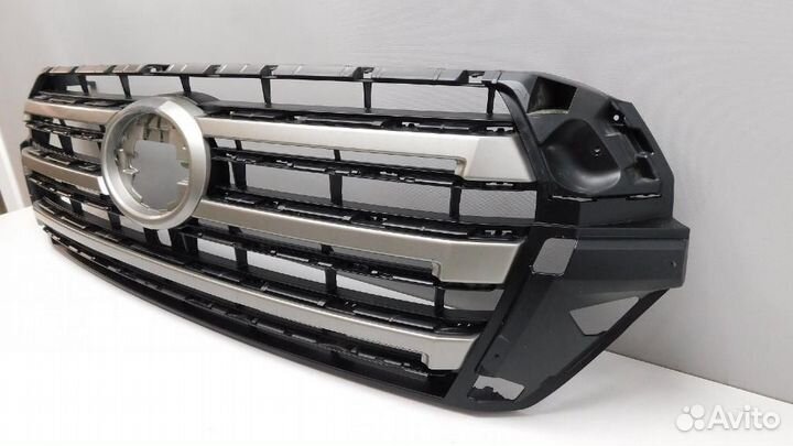 Решетка радиатора Toyota Land Cruiser