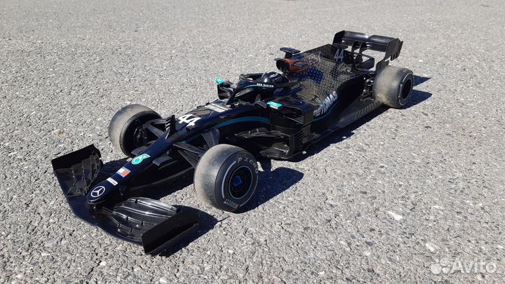 Радиоуправляемая модель mercedes F1