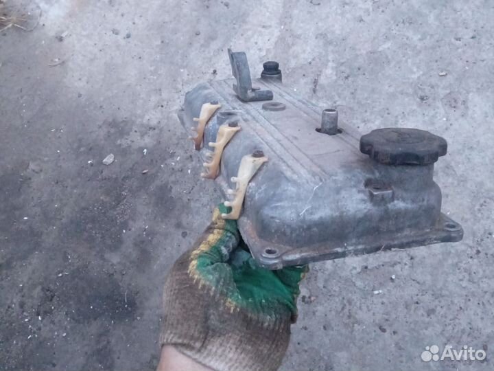 Клапанная крышка KIA двигатель b5