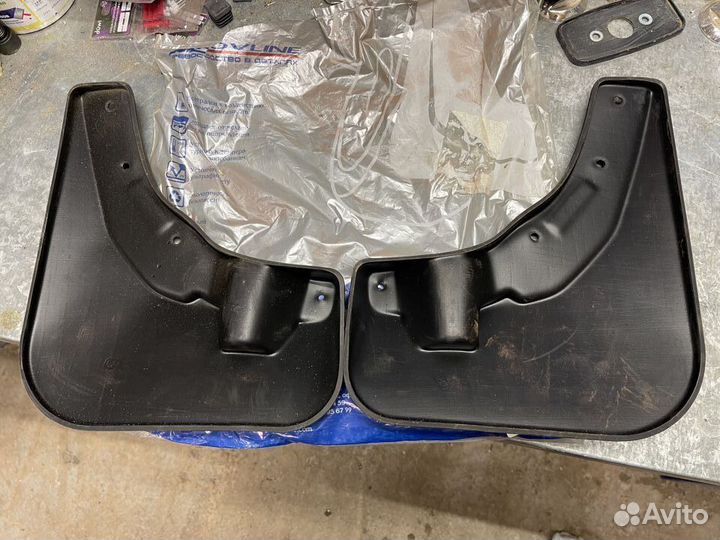 Брызговики передние для Ford Explorer