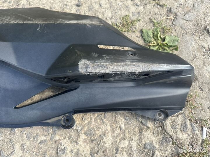 Прававый пластик подножка bmw c650gt лыжа