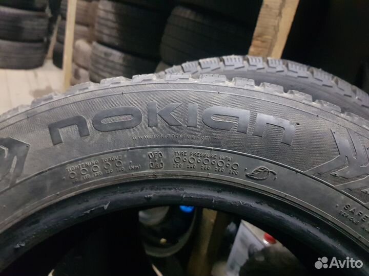 Nokian Tyres Hakkapeliitta 8 215/55 R16 97T