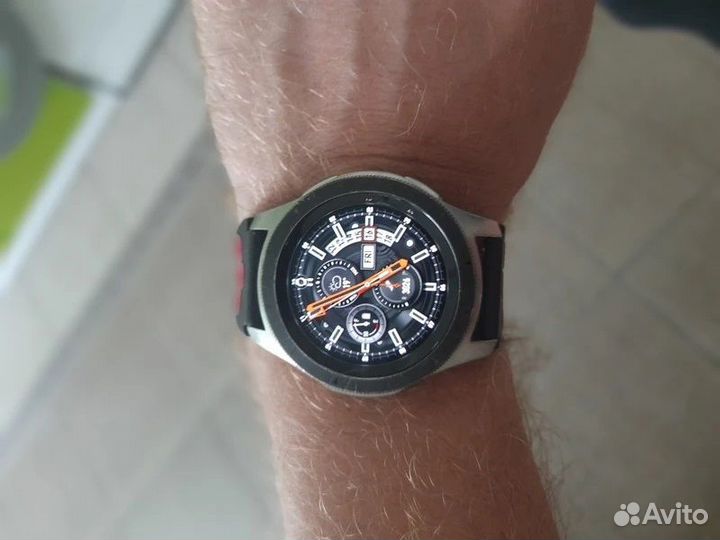 Смарт-часы Samsung Galaxy Watch 46mm SM-R800