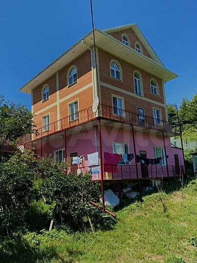 Дом 360 м² на участке 8 сот.