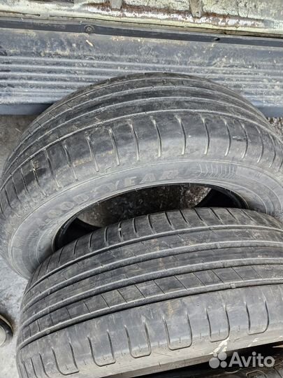 Goodyear EfficientGrip Performance 215/65 R16