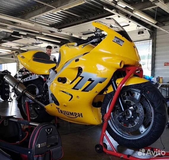 Triumph TT600