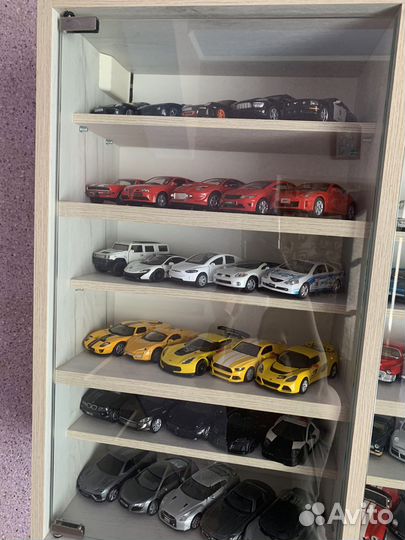 Коллекция металлических авто, разных марок