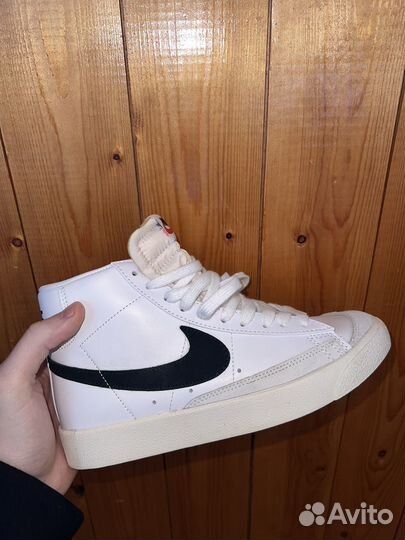 Nike blazer mid 77