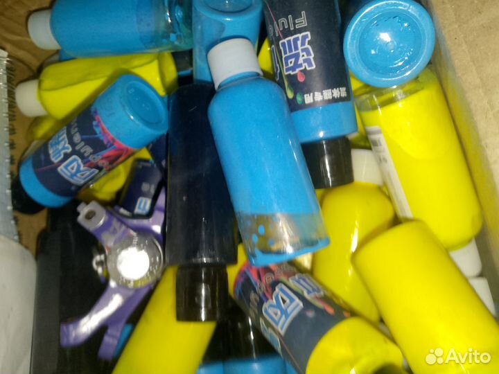 Продам краску и ручки гелевые