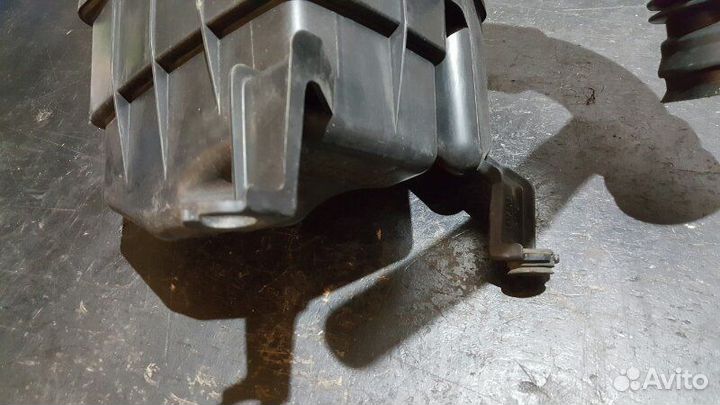 Резонатор воздушного фильтра Subaru Forester SG6