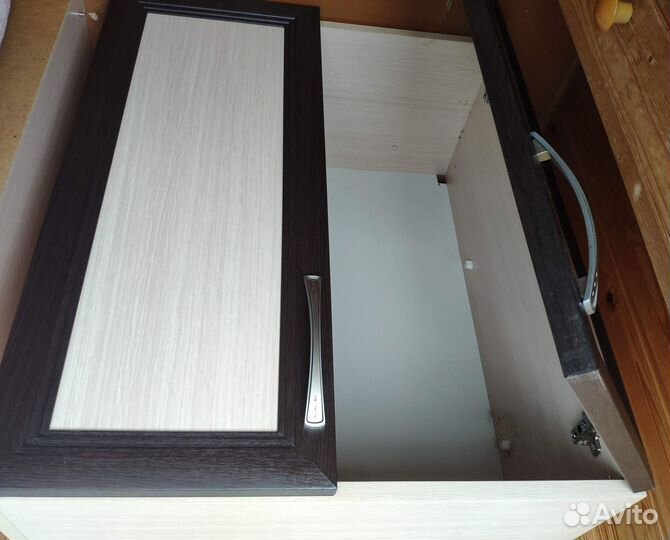 Шкафчик навесной