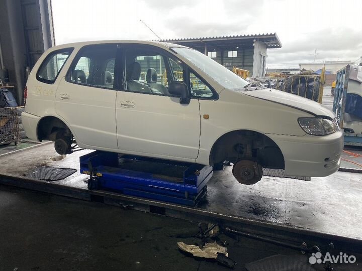 Дверь Toyota Corolla spacio AE111N передняя левая