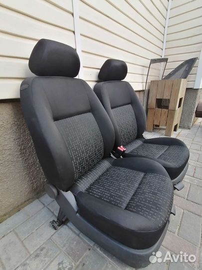 Автомобильное сиденье бу