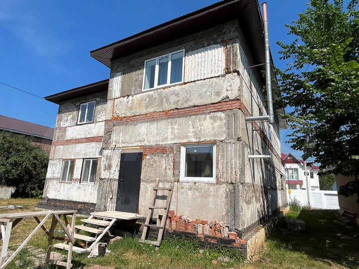 Дом 257,6 м² на участке 12 сот.