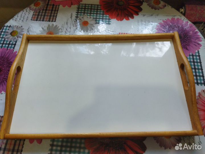 Столик-поднос с ручками для завтрака