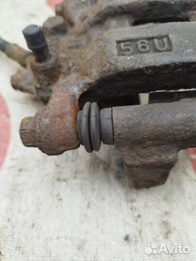 Суппорт тормозной задний правый Nissan Murano Z50