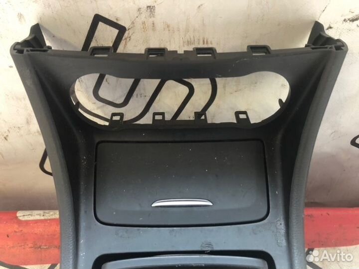 Накладка центральной консоли Mercedes-Benz A-Class