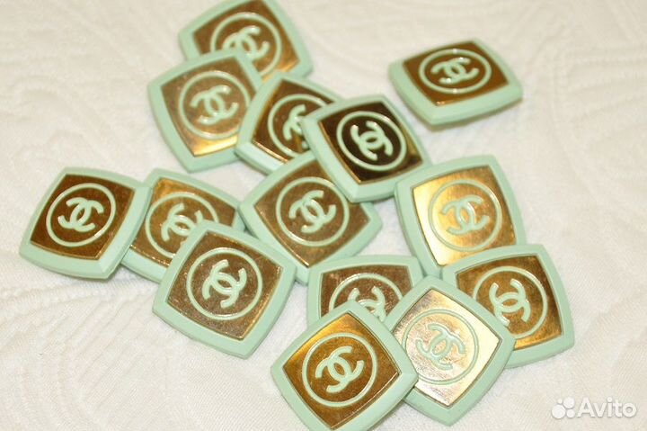 Пуговицы ментоловые квадратные Chanel - 22 мм