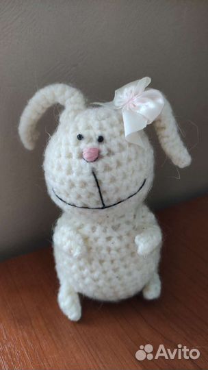 Кролик вязаный