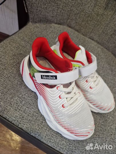 Кроссовки летние