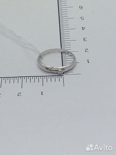 Кольцо с природным камнем Золото