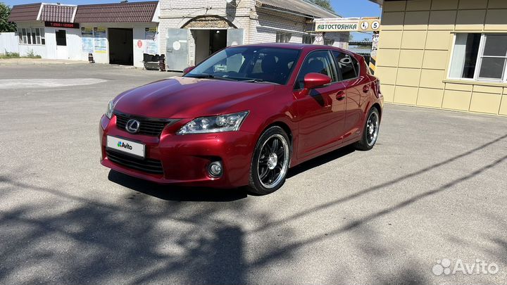 Lexus CT, 2011