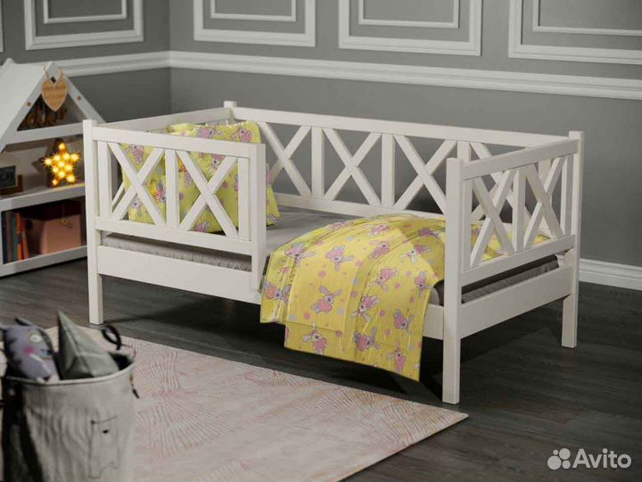 Кроватка от 2х лет из натурального дерева с бортик