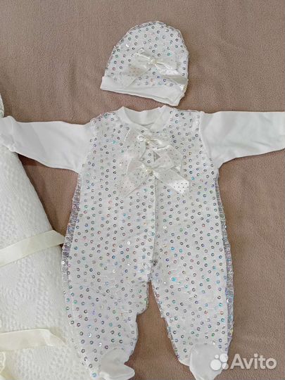 Комплект на выписку для девочки