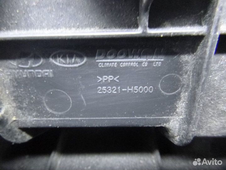 Дефлектор радиатора правый hyundai solaris 2017