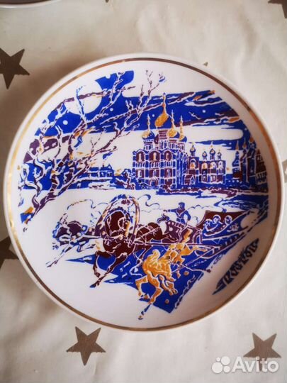 Настенная тарелка