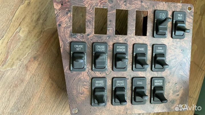 Панель приборов переключатели International