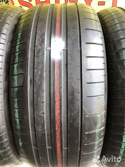 Pirelli P Zero PZ4 285/40 R22 и 325/35 R22 110Y