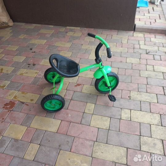 Детский трехколесный велосипед бу