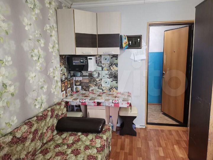 Комната 13 м² в 8-к., 4/9 эт.