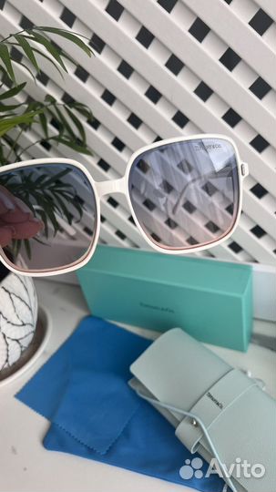Солнцезащитные очки Tiffany&Со