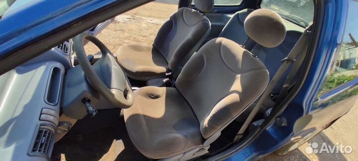 Салон Renault Twingo