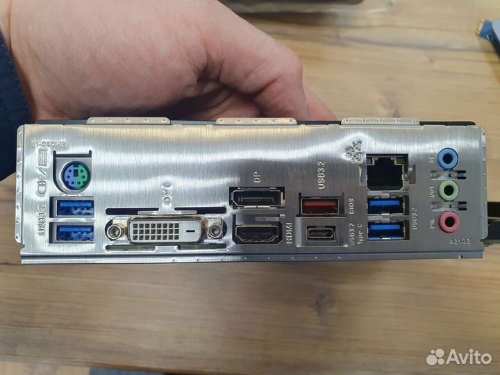 Материнская плата Gigabyte Z590M