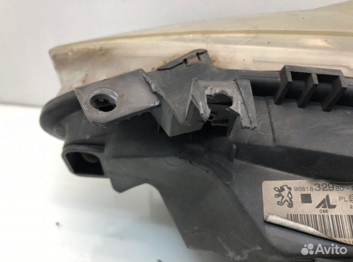 Фара 9681832980 Peugeot 307 (2001-2008)